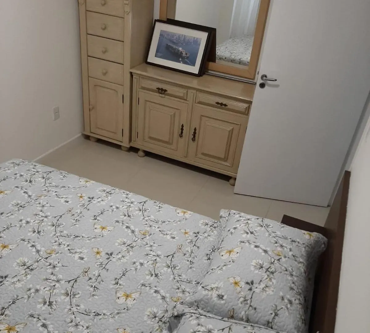 Meia Praia - Apartamento Com Sacada Ampla E Churrasqueira, Proximo A Praia E A Avenida Principal. Itapema 0*,  Brazil